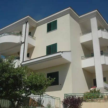 Katarina 2 * Makarska