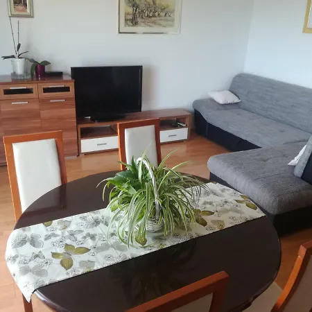 Katarina 2 * Makarska