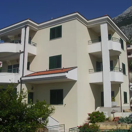 Katarina 2 * Makarska